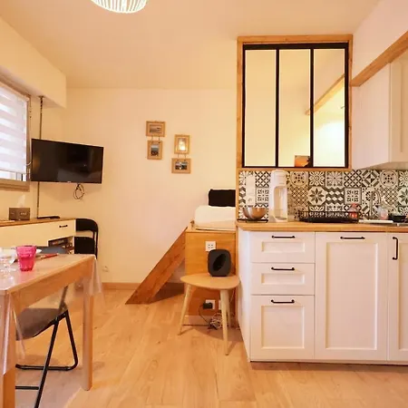 Le Heron, A Pieds Saint-Mandrier-sur-Mer