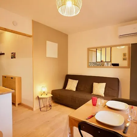 Le Heron, A Pieds Saint-Mandrier-sur-Mer